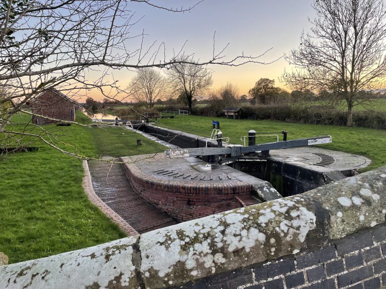 Read more about the article WW2 Canal Bridge Defences